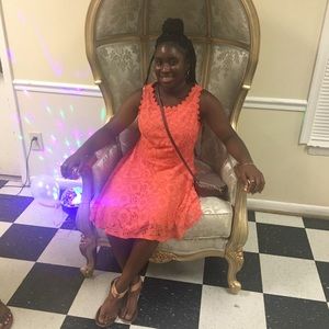 Meet your Posher, Akua